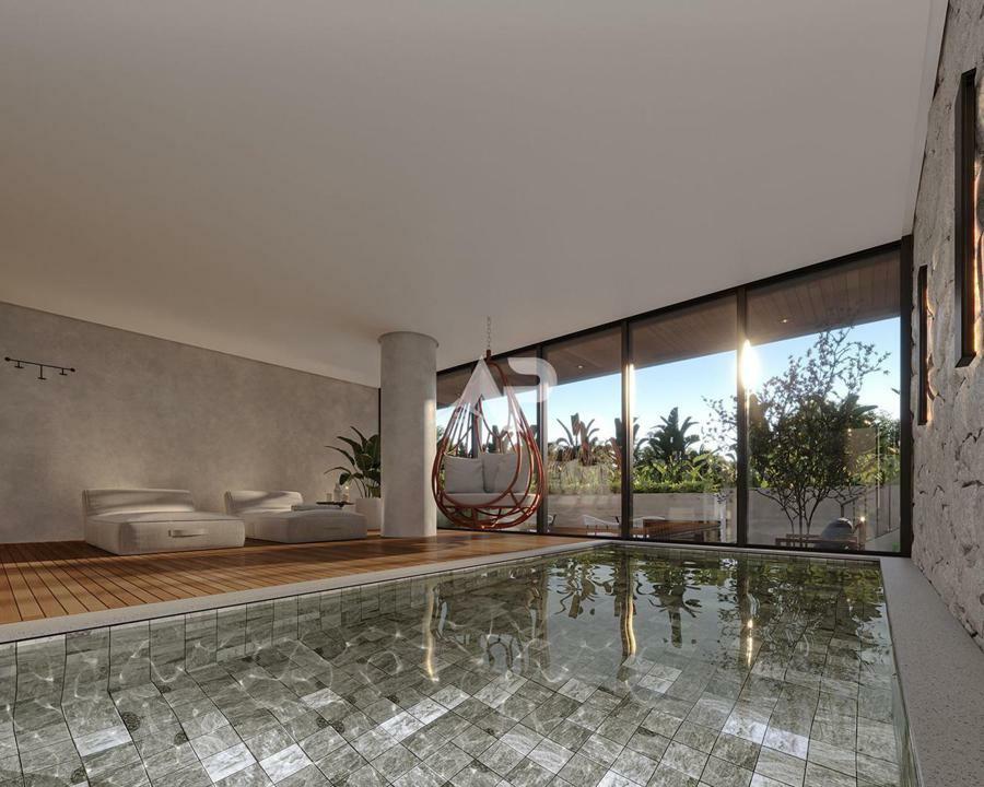 Piscina aquecida coberta