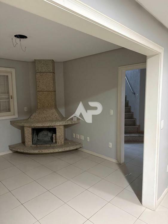 Sala de Estar I?ntima com Lareira.