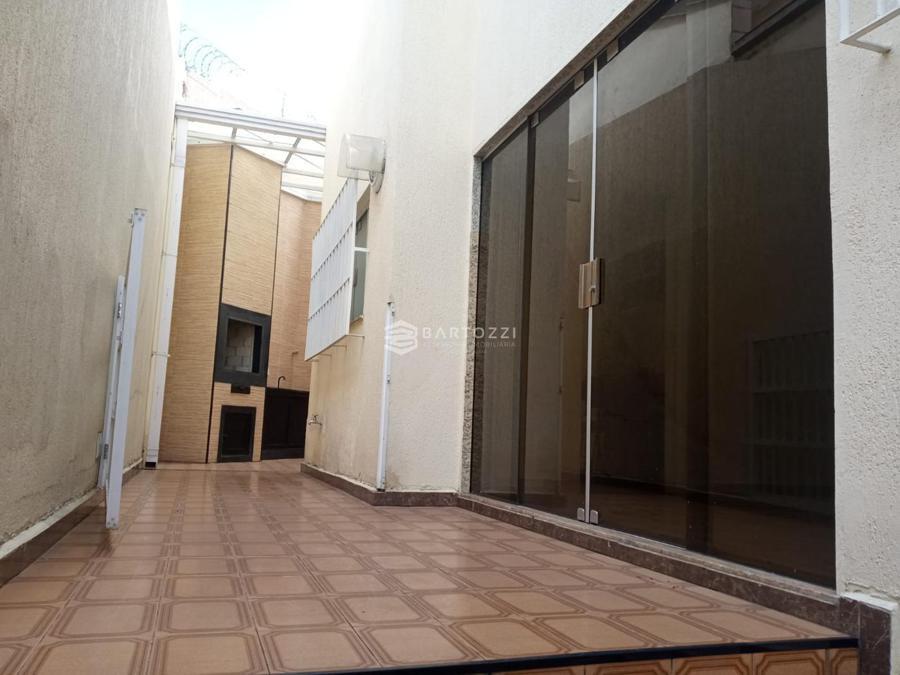 ACESSO  SALA E CHURRASQUEIRA