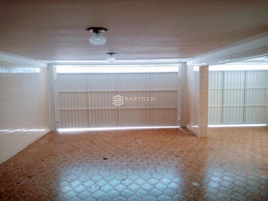 SALÃO DE FESTAS/GARAGEM COBERTA