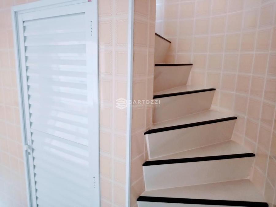ESCADAS P KITNET