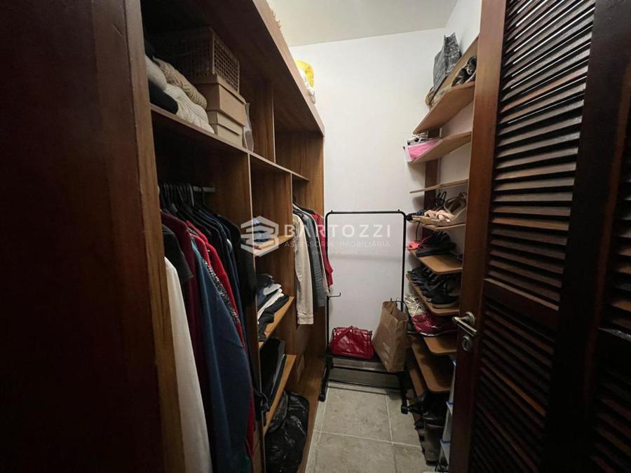 SUÍTE MASTER CLOSET