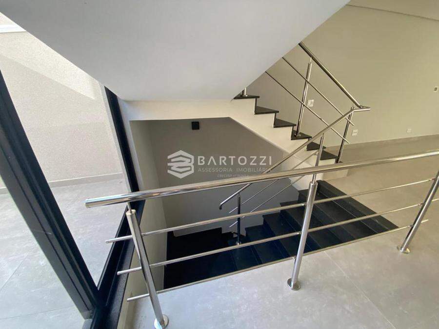 ESCADA ACESSO PISO SUPERIOR