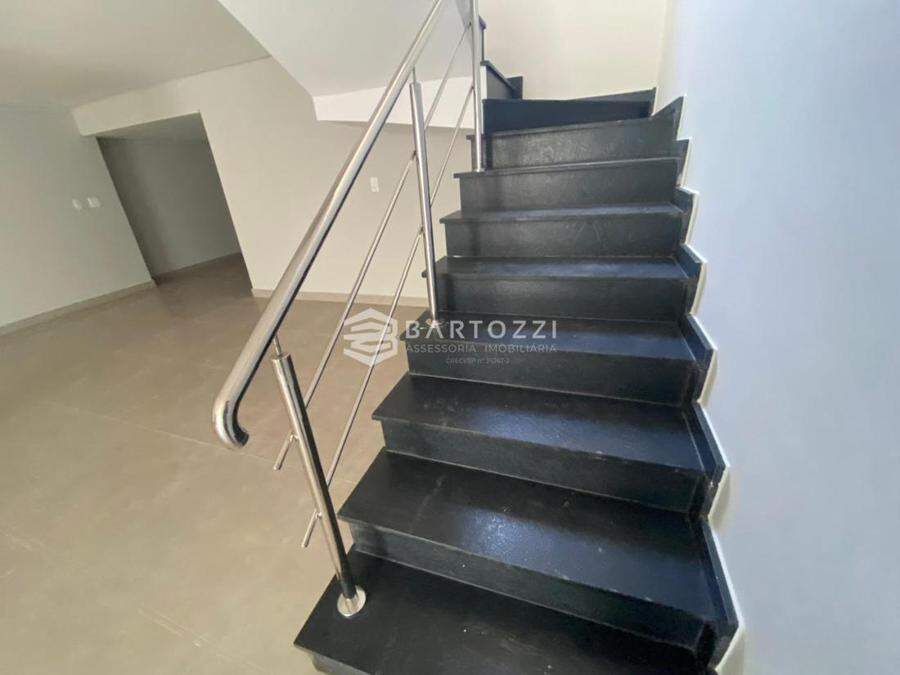 ESCADA ACESSO PISO SUPERIOR