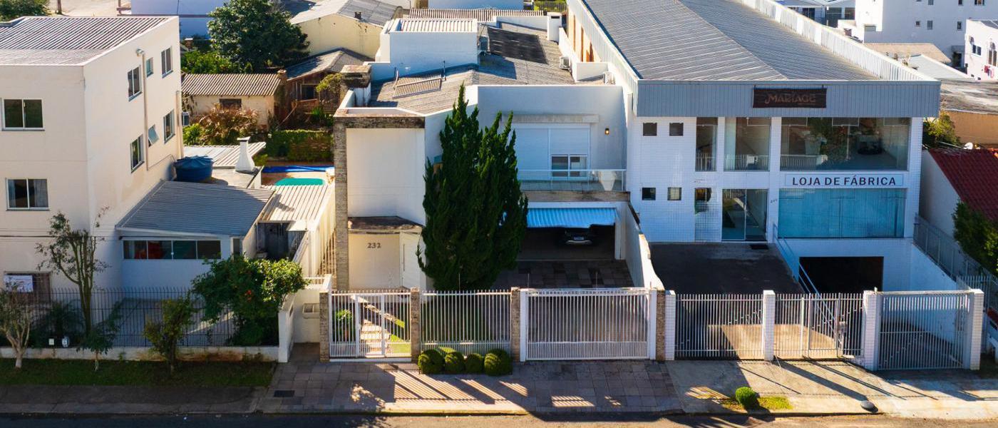 Erechim CASA AMPLA COM 449,83M² - 06 DORMITÓRIOS