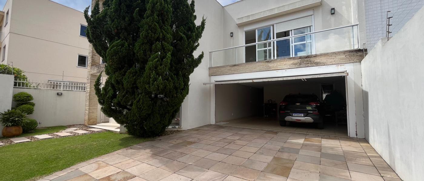 Erechim CASA AMPLA COM 449,83M² - 06 DORMITÓRIOS