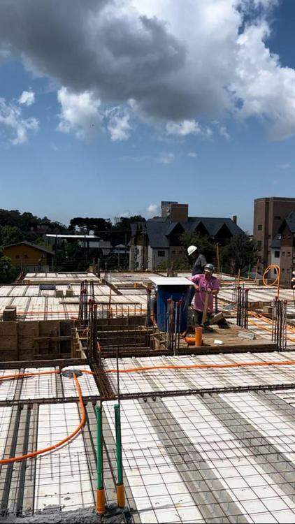 Laje do 3º pav pronta para receber o concreto