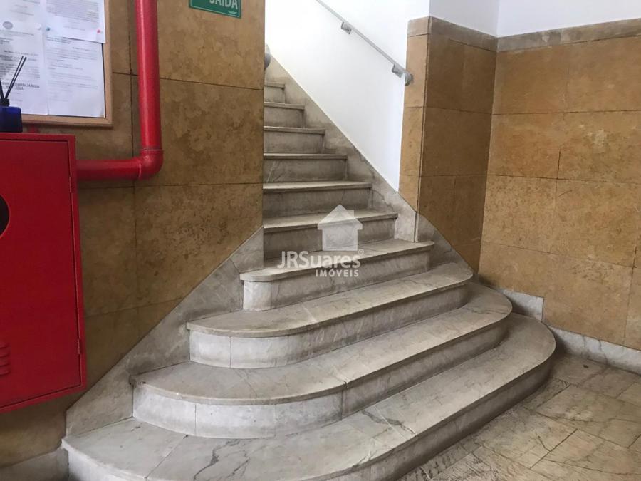 ESCADA - CONDOMÍNIO