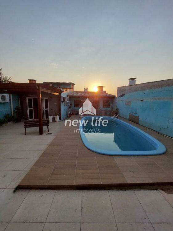 PáTIO COM PISCINA