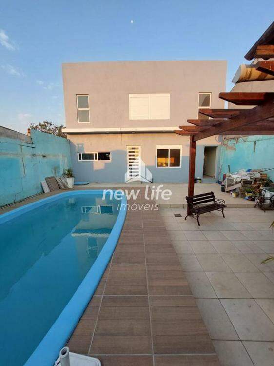 PáTIO COM PISCINA