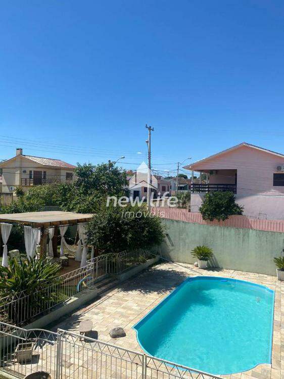 Quintal com Piscina