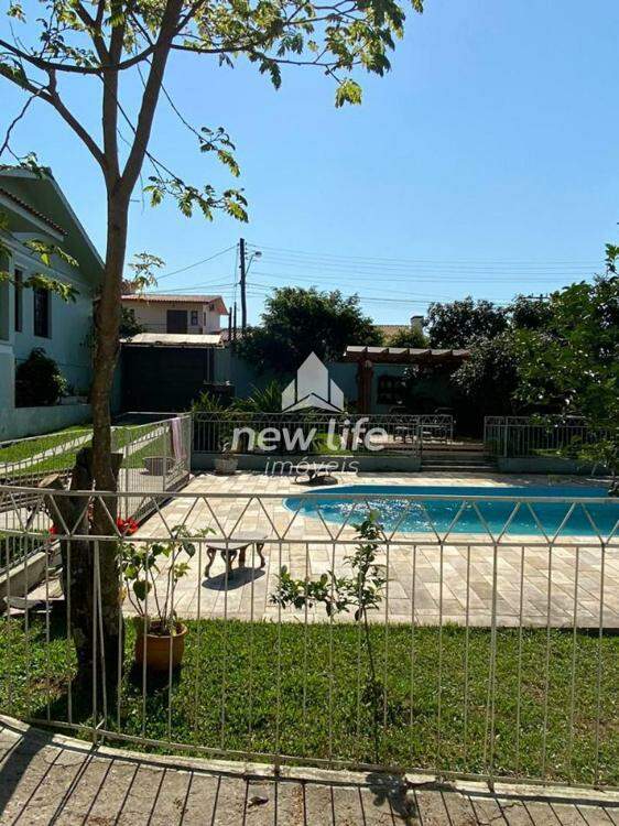 Quintal com Piscina