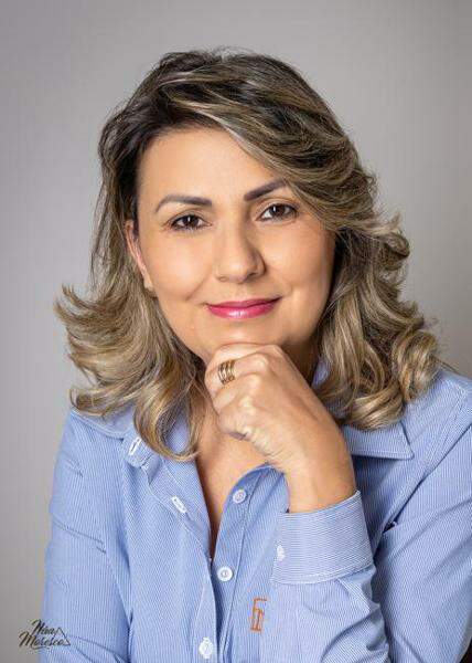 Ana Carla De Cesaro