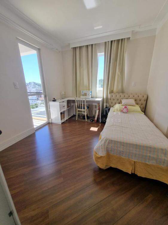 DORMITóRIO COM SACADA