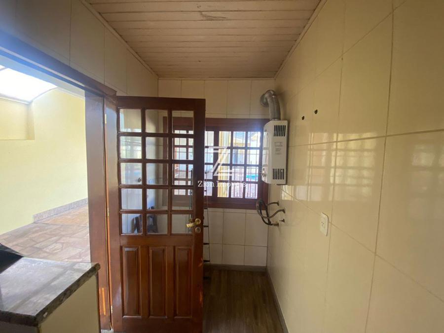 ACESSO LATERAL AO IMÓVEL