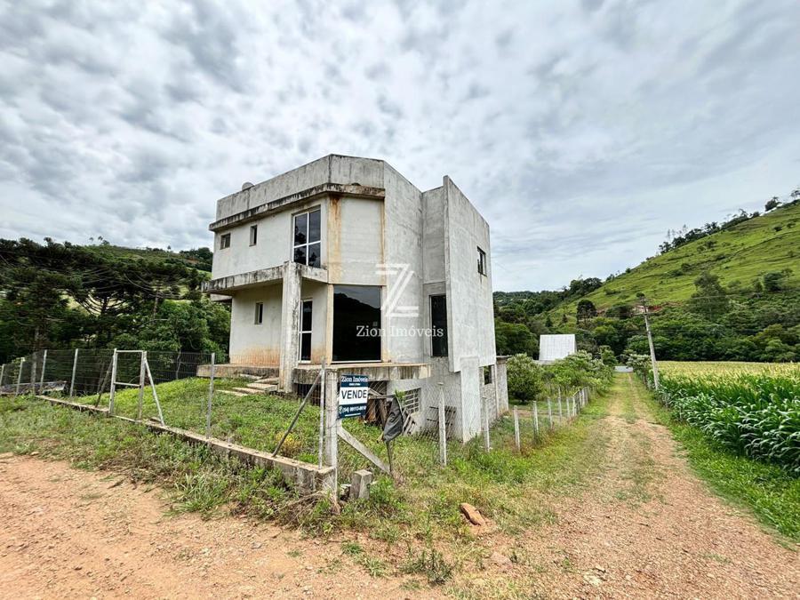 FACHADA LATERAL